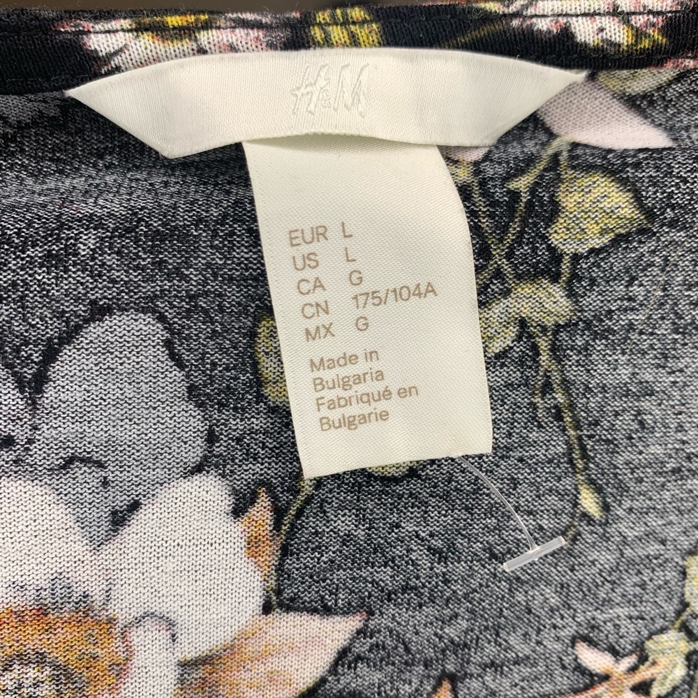 Patterned Spaghetti Strap top - Picture 4 of 5